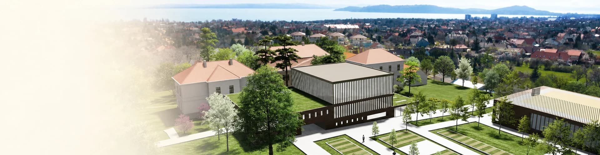 Balatoni táj vitorlással, előtérben lombokkal, a túlparton párás dombokkal